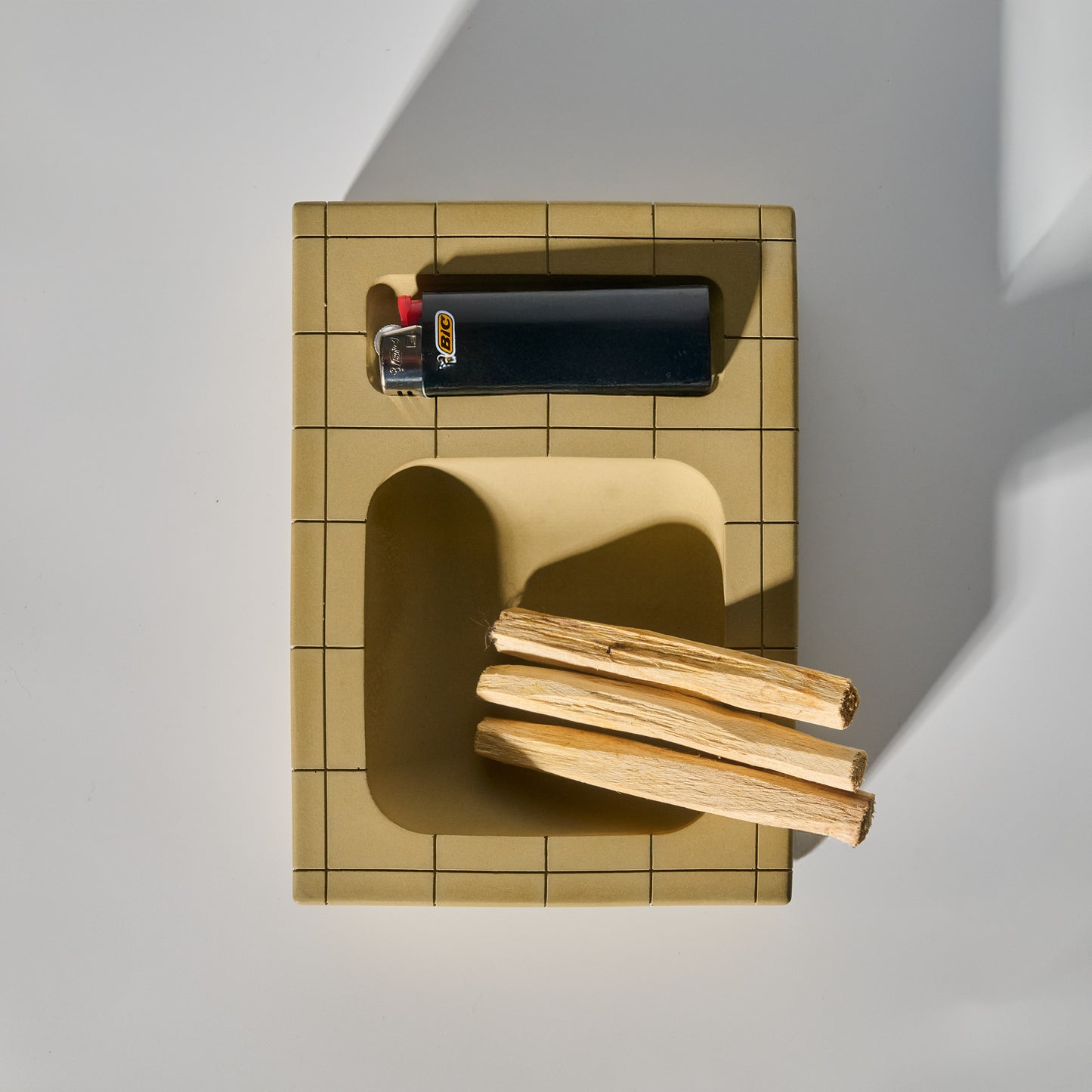 THE POOL TRAY
