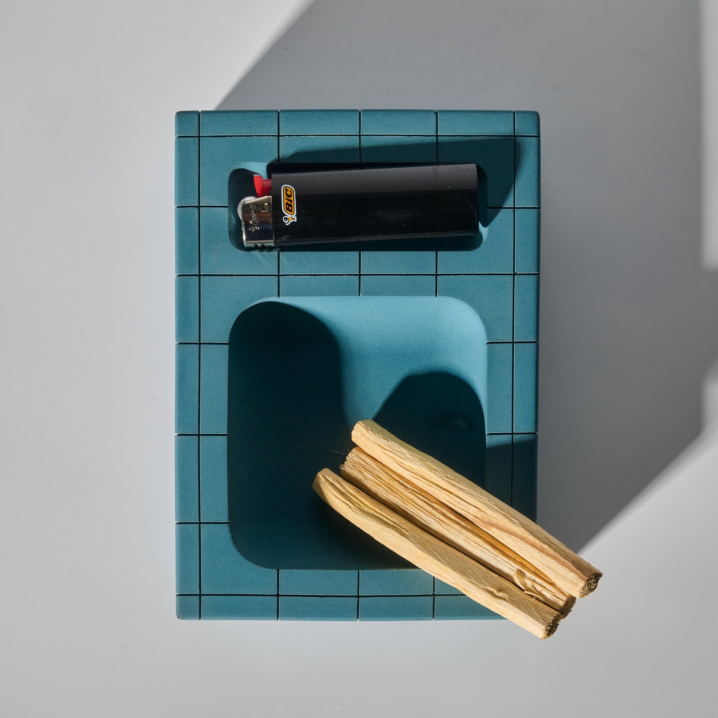 THE POOL TRAY