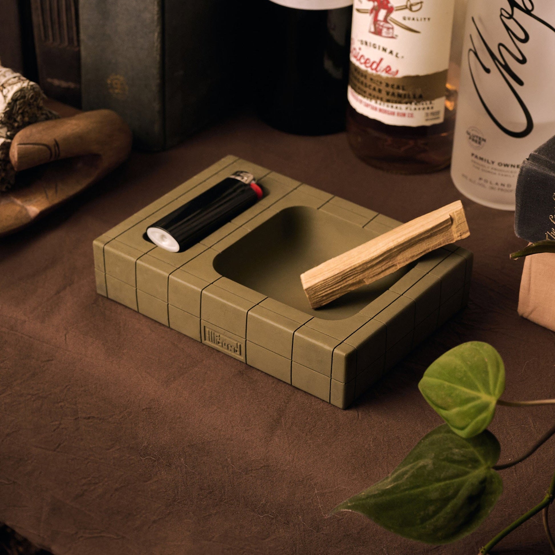 Whet Green Illfound Pool Tray