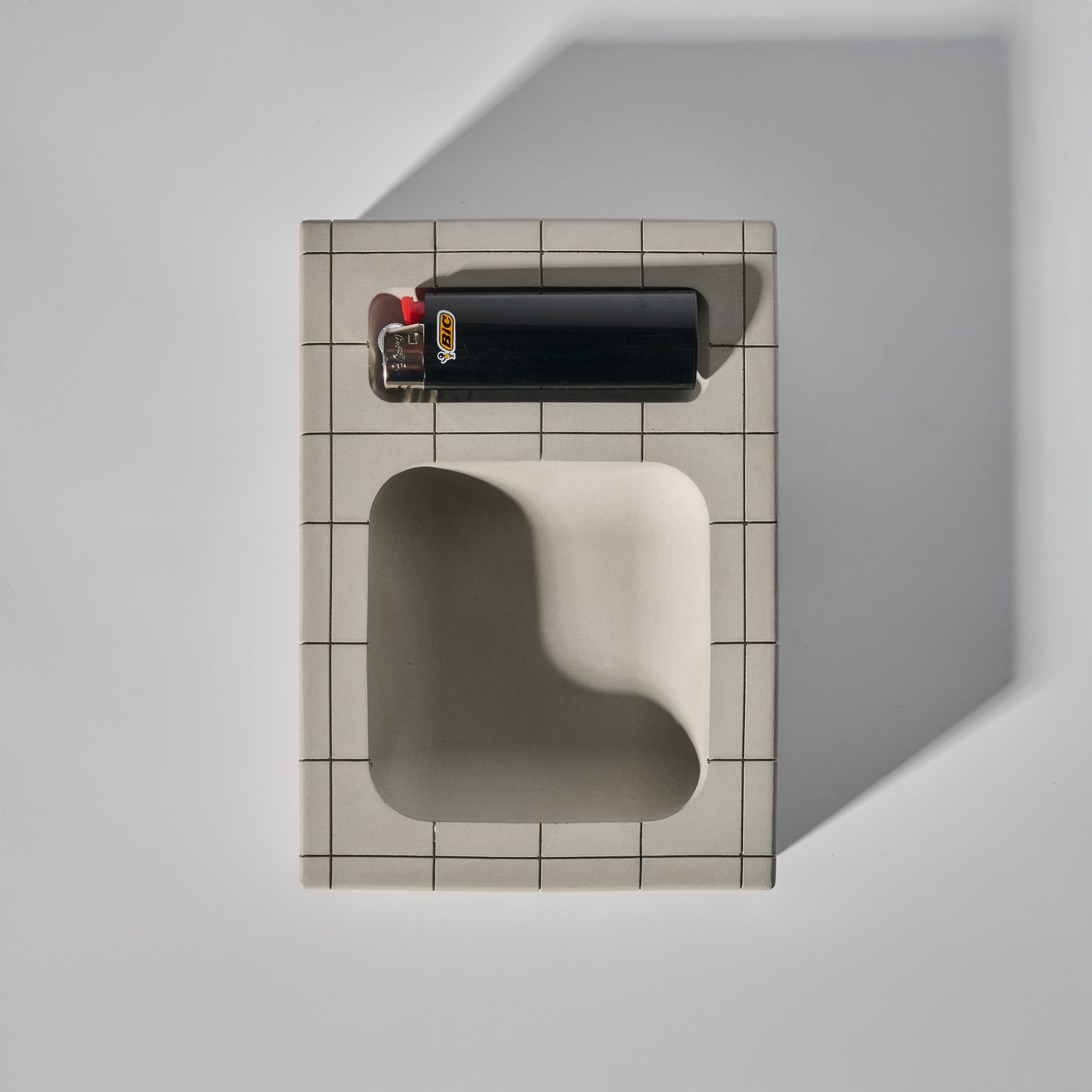 THE POOL TRAY