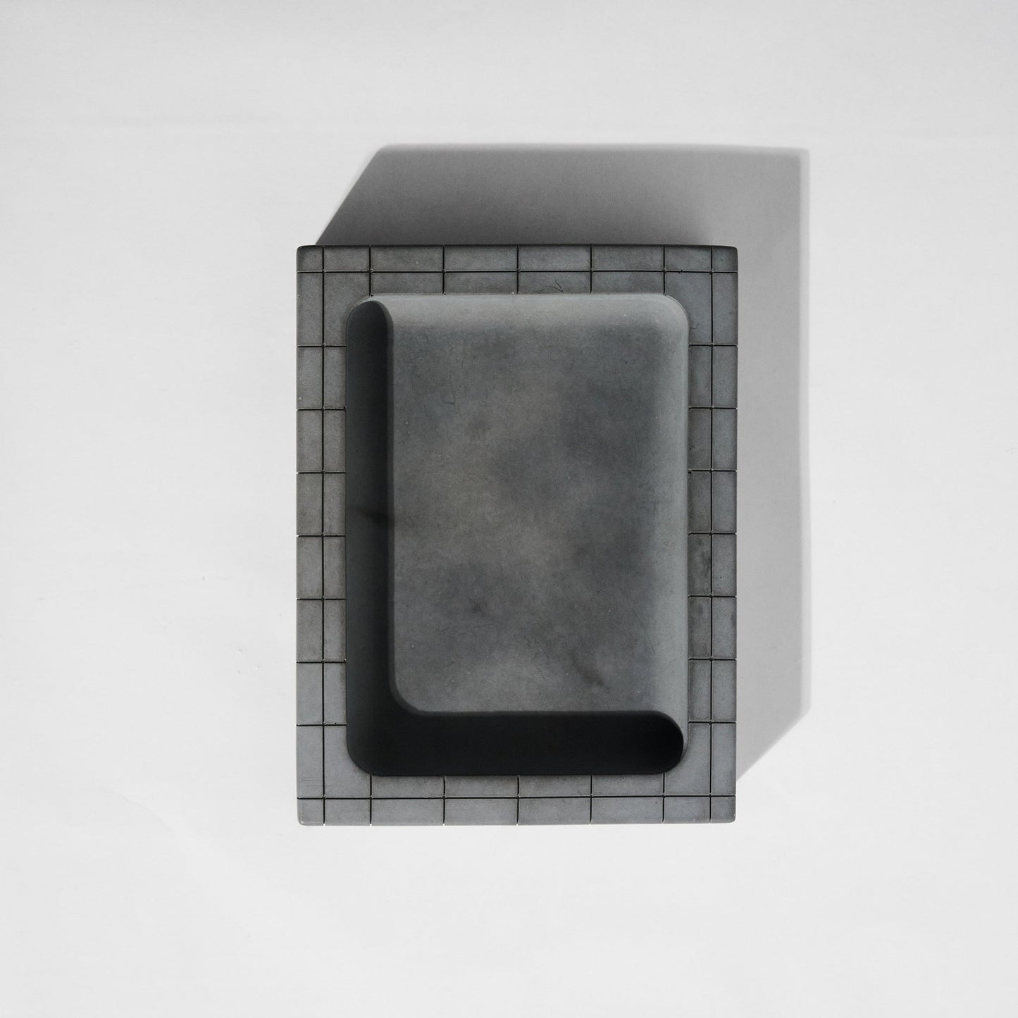 THE VALET TRAY